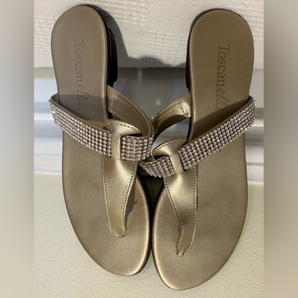 EUC Toscanella Primo Italy Gold Rhinestone Thongs T-Strap Sandals Womens 9.5